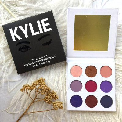 Палитра теней Kylie The Purple Palette 9 оттенков